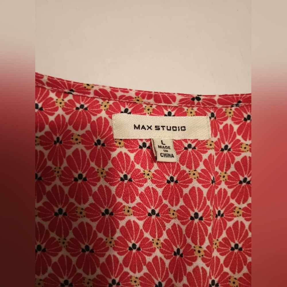 Beautiful Max Studio Large Top - Picture 3 of 5